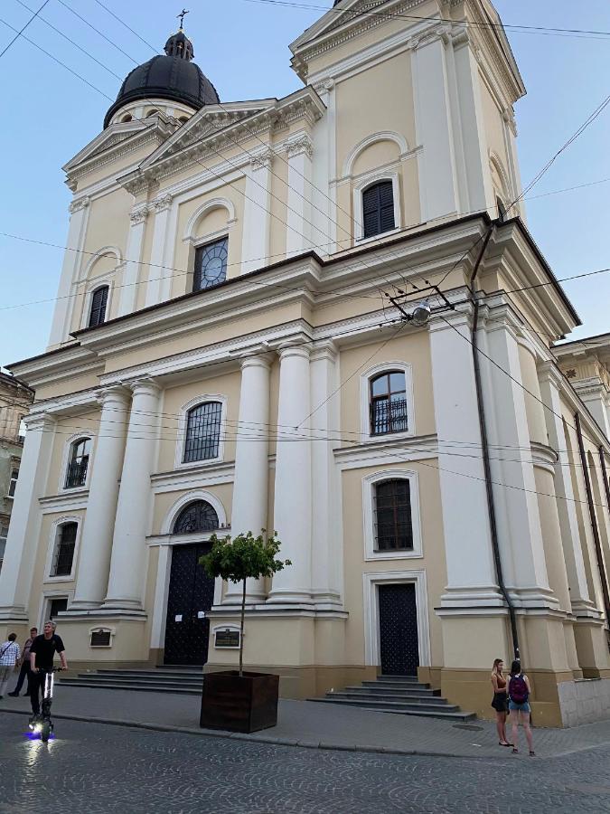 В Центрі Біля Ратуші Вулиця Площа Ринок 11 Lviv Eksteriør bilde