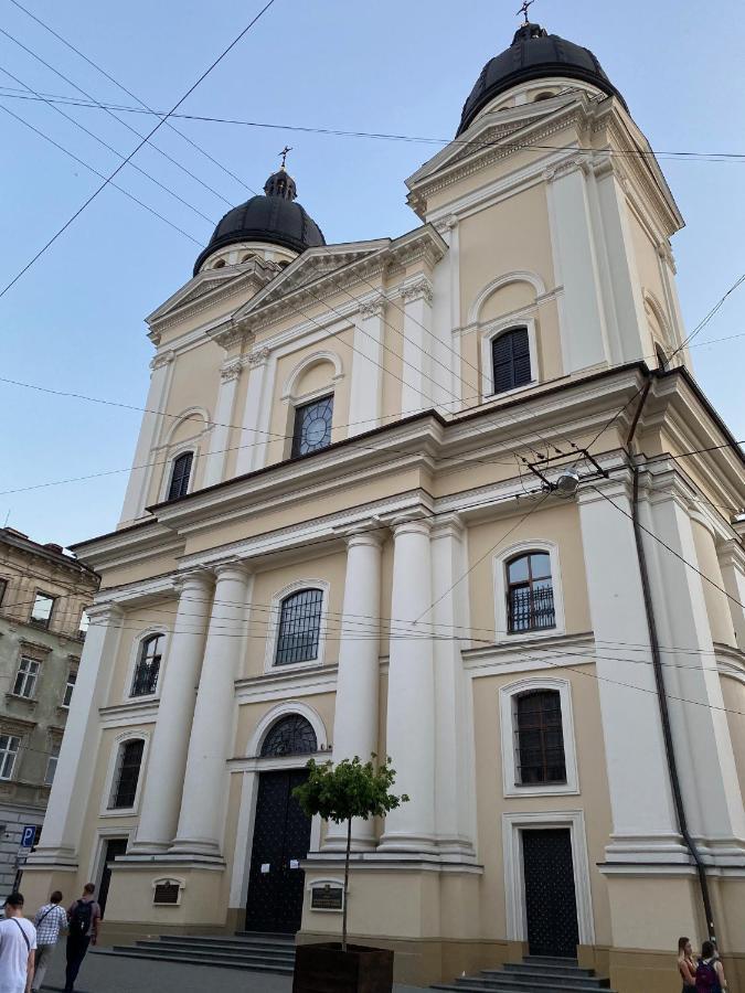 В Центрі Біля Ратуші Вулиця Площа Ринок 11 Lviv Eksteriør bilde